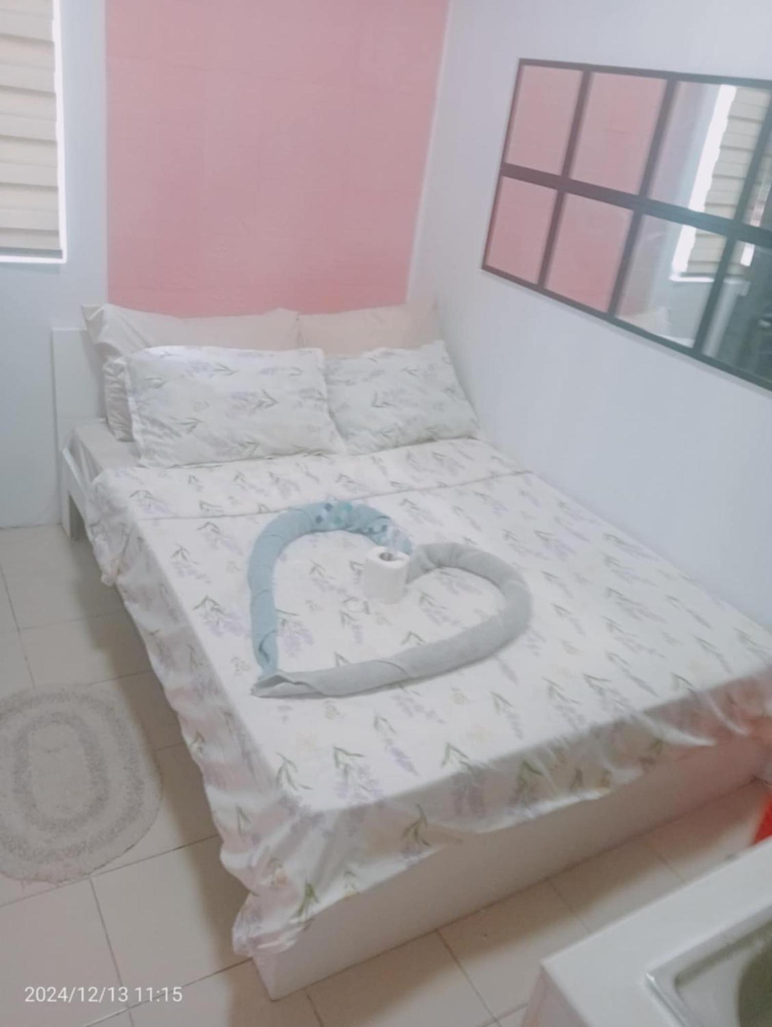 Urban Deca Staycation Mandaluyong Exteriör bild